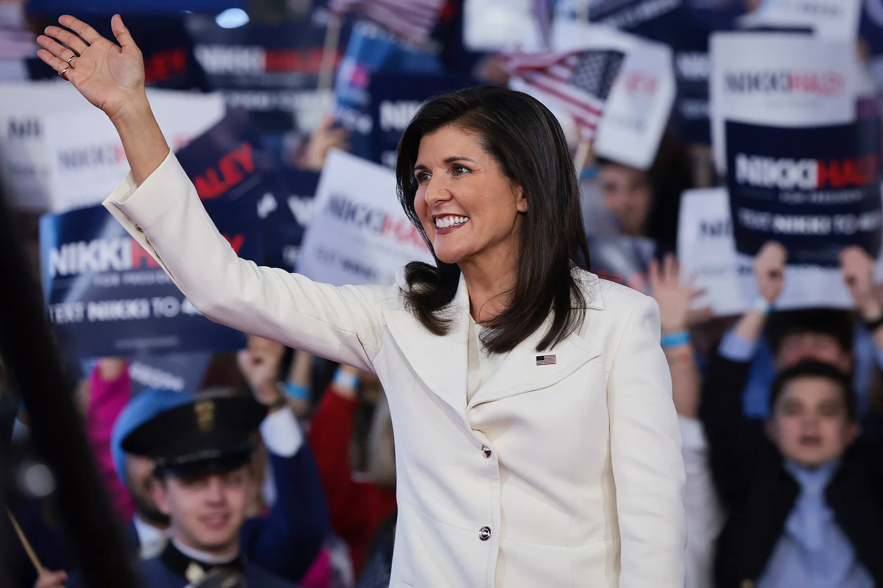 Nikki Haley îl provoacă pe Trump înainte de alegerile primare republicane din Carolina de Sud. „De ce trebuie să avem o persoană în vârstă de 80 de ani care să candideze?”