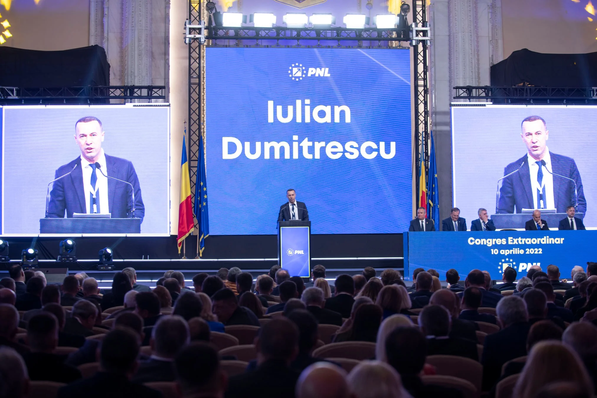 Ionel Pirpiliu, fratele fostului deputat PDL, Ștefan Pirpiliu, este denunțător și colaborator DNA în dosarul liderului PNL, Iulian Dumitrescu. Discuțiile cu cumnatul liderului PNL se purtau în hotelul Marriott din București: ”Bă! Lasă procesuʼ-verbal! Hai să o discutăm, că eu am venit pentru bănuți!”
