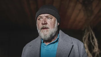 Sleeping Dogs are la bază romanul unui român. Filmul are premiera pe 15 martie