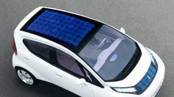 Maşinile cu energie solară, pe cale să revoluţioneze piaţa auto. Cât costă şi când vor apărea pe străzi