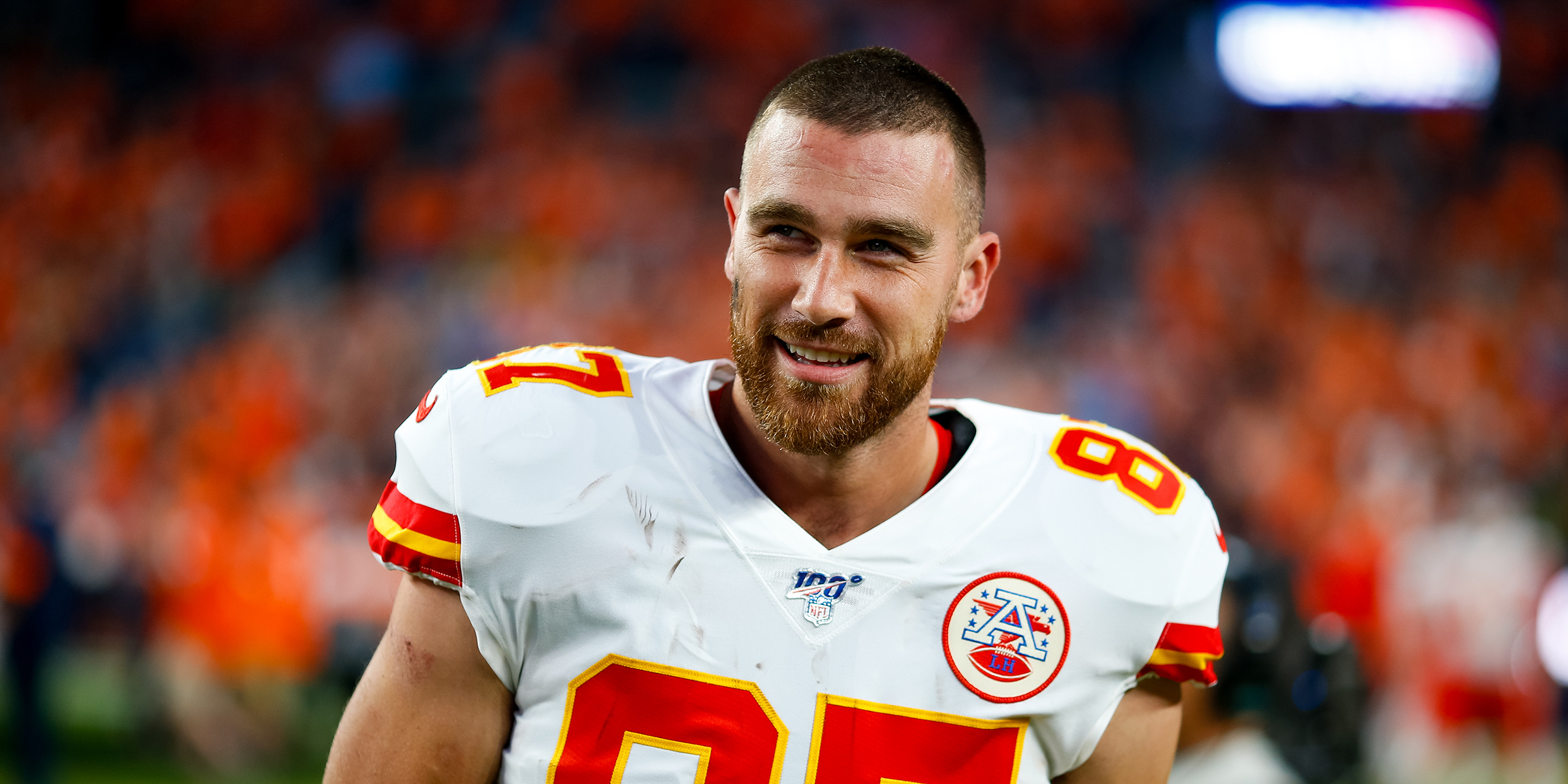 Vedeta echipei Kansas City Chiefs, Travis Kelce, donează 100.000 de dolari pentru victimele rănite la parada victoriei de la Super Bowl