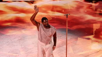 Usher a făcut show la meciul Super Bowl. Ce alte celebrități i-au fost alături