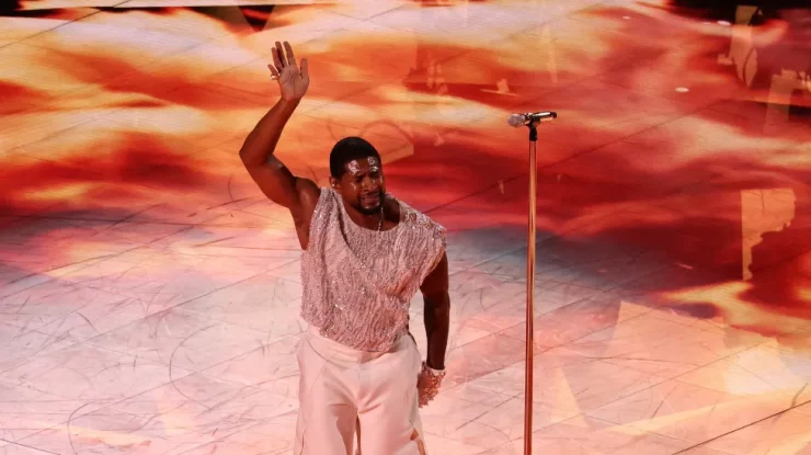 Usher a făcut show la meciul Super Bowl. Ce alte celebrități i-au fost alături