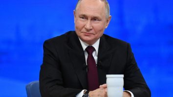 Putin a declarat că îl preferă mai mult pe Biden decât pe Trump la conducerea SUA. În același timp, președintele rus îi dă dreptate lui Trump după comentariile acide privind NATO