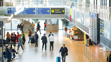 Mai bine la alții. Românii au cheltuit 8,5 miliarde de euro pe vacanțe în străinătate în 2023