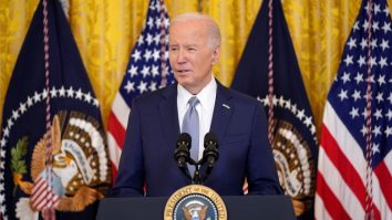 Biden îi îndeamnă pe liderii Congresului american să trimită ajutoare Ucrainei şi Israelului
