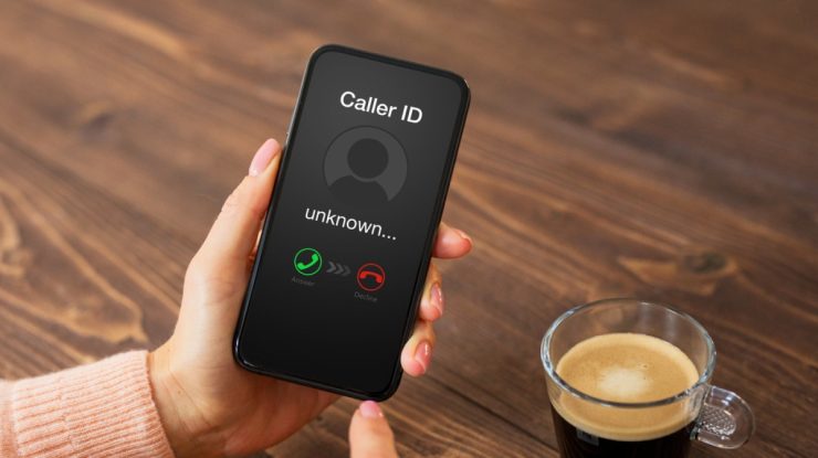 SUA declară ilegale apelurile telefonice care utilizează voci generate de inteligența artificială. Numărul celor care imită celebrități a crescut