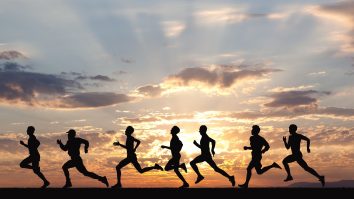 Weekend Warrior: Exercițiile la final de săptămână pot contribui la arderea grăsimii