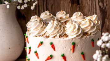 Chef Alex Strugari te învață cum să faci cel mai bun Carrot Cake Vegan