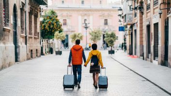 Cele mai populare orașe în luna iubirii. Unde merg cuplurile în vacanță de Dragobete