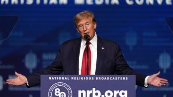 Trump încearcă să respingă cazul documentelor clasificate de la Mar-a-Lago. Invocă imunitatea prezidențială