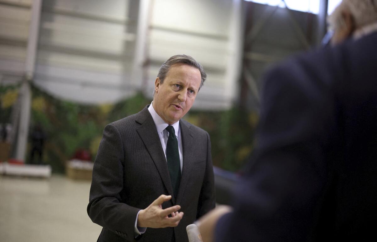 David Cameron va vizita Insulele Falkland pe fondul unor noi apeluri în Argentina pentru discuții privind viitorul lor