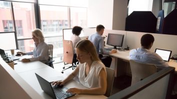 Gata cu munca remote: 95% dintre joburile publicate în 2024 pe site-urile de recrutare sunt de la birou. Ana Călugăru, eJobs: „Prezența e tot mai importantă”