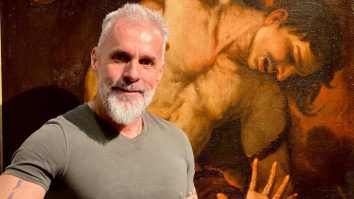 Giuseppe Fusari este cunoscut drept „preotul culturist”. Acesta face furori pe rețelele sociale