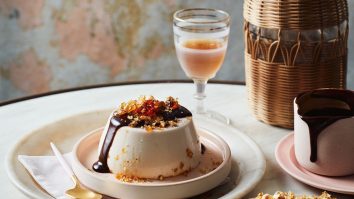 Cât de sănătos e să consumi deserturi? Medic endocrinolog: „Exista moduri de a găti prăjiturile preferate fără să adăugăm zahăr”