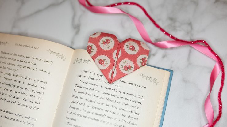 Ziua Cărții sau V-day? Ce carte să-i dăruiești jumătății tale