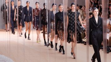 FOTO. Gucci defilează la Milano Fashion Week. Gigi Hadid a deschis spectacolul