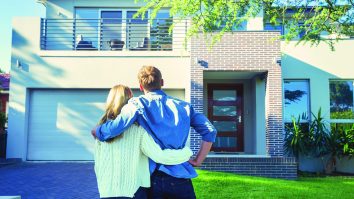 Sondaj: 82% din români caută locuință mai ușor în cuplu. Cine plătește pentru casă?