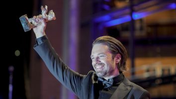 Actorul de origine română, Sebastian Stan, a câștigat Ursul de Argint la Festivalul de Film de la Berlin