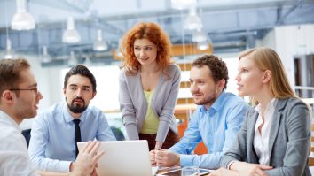 Cât câștigă un angajat în IT? Analist: „Piața muncii a făcut ca noi să mergem în această direcție, prin tehnologie”