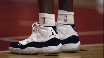 Adidașii de campionat ai lui Michael Jordan s-au vândut la licitație pentru suma record de 8 milioane de dolari