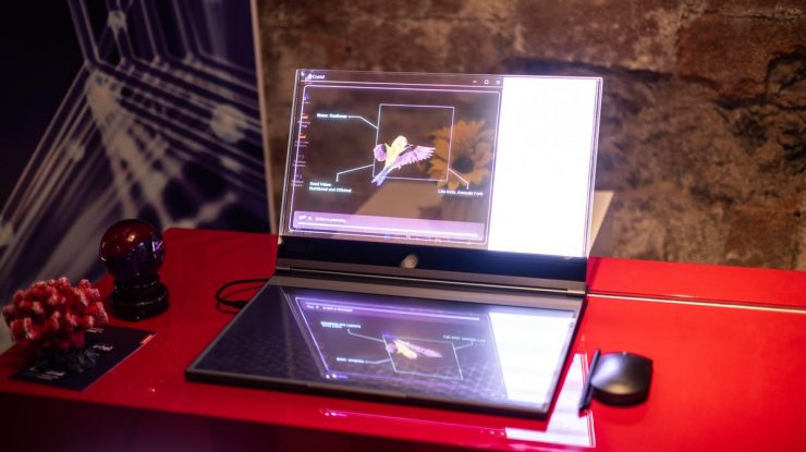 Lenovo a prezentat oficial laptopul cu ecran transparent în timpul expoziției Mobile World Congress 2024