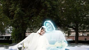 Nuntă SF: Alicia Framis spune „DA” unei holograme A.I.