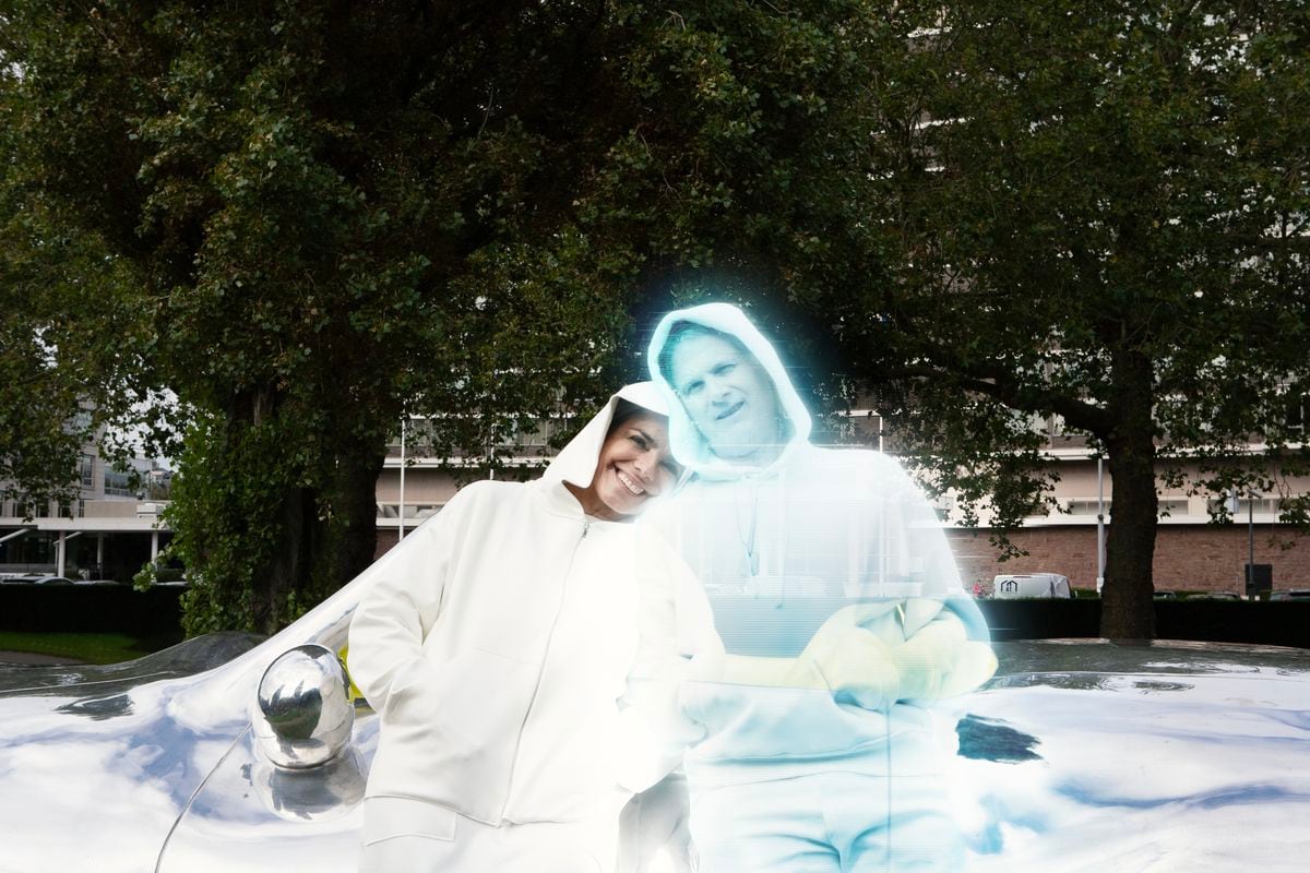 Nuntă SF: Alicia Framis spune „DA” unei holograme A.I.