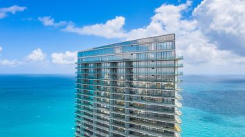 Casele de brand sunt în creștere cu 160% în ultimul deceniu. Ce se va întâmpla până în 2030 cu locuințele de lux