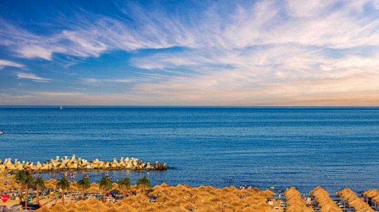 11 propuneri pentru noul logo al stațiunii Mamaia au intrat în etapa de vot public. Câștigătorul va fi remunerat suplimentar cu 14.000 lei