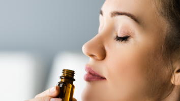 Terapia cu mirosuri i-ar putea ajuta pe cei care suferă de depresie. Cum contribuie la deblocarea amintirilor