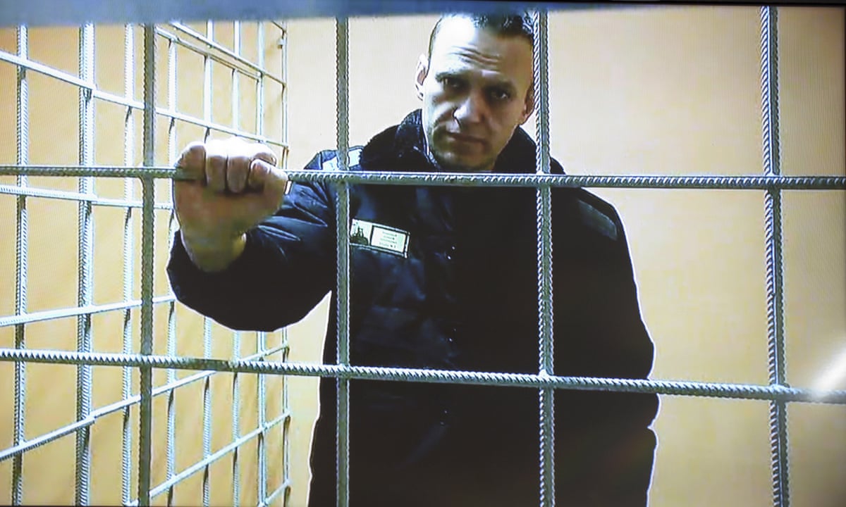 Cu 6 luni înainte să moară, Navalnîi a răspuns unui chestionar trimis de Boris Akunin deținuților politici din Rusia: „Nu cred în moarte”