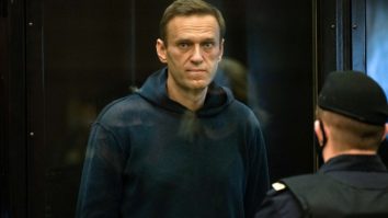 Ultimatum pentru mama lui Alexei Navalnîi privind înmormântarea fiului său. Ce variante îi dă Comisia de Anchetă