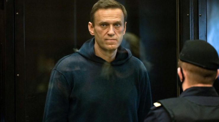 Ultimatum pentru mama lui Alexei Navalnîi privind înmormântarea fiului său. Ce variante îi dă Comisia de Anchetă