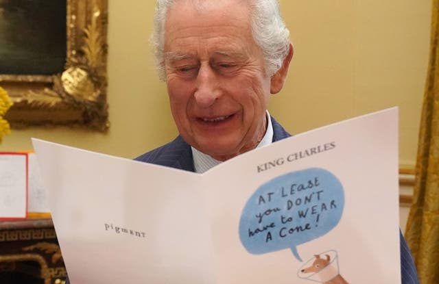 FOTO. Regele Charles al III-lea a fost copleșit de mesajele primite de la 7.000 de oameni: „Nu renunța niciodată. Fii curajos. Nu-ți depăși limitele”