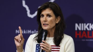 Nikki Haley a calificat recentele comentarii ale lui Trump despre NATO drept „înfiorătoare” și împuternicitoare pentru Vladimir Putin