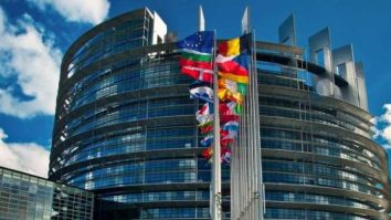 Liderii UE au aprobat pachetul de ajutor de 50 de miliarde de euro pentru Ucraina. Cele 27 de state membre au votat în unanimitate