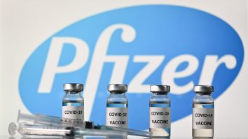 A fost stabilit un calendar al procesului dintre Pfizer şi România. Compania cere plata pentru 29 de milioane de doze de vaccin