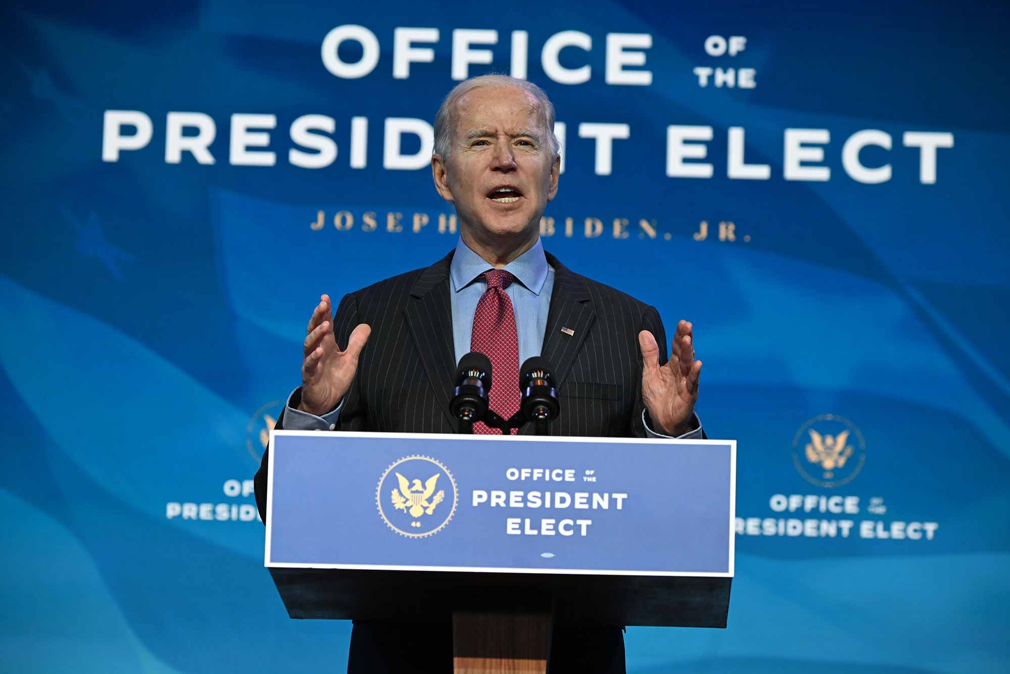 Trump versus Biden: Ce spun experții despre candidații la președinția SUA