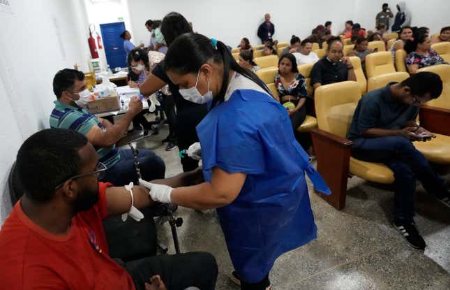 Stare de urgență în Rio de Janeiro. Autoritățile încearcă să limiteze răspândirea febrei dengue