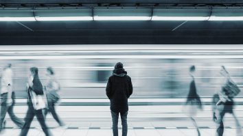 Silicon Valley anunță o urgență de sănătate publică. Cinci semne ascunse ale singurătății