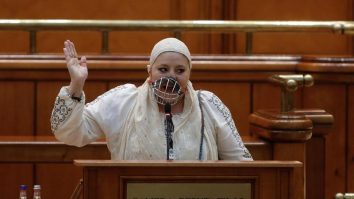 Diana Șoșoacă și-a suspendat soțul din conducerea SOS România. „Pentru a-mi salva familia, a trebuit să iau cea mai cruntă decizie”