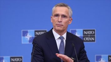 Stoltenberg nu este de acord cu declarațiile lui Macron și clarifică situația. „Nu vom disloca militari NATO în Ucraina”