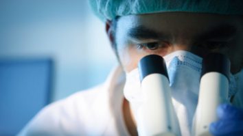 Testele de proteine din sânge pot prezice riscul de demență cu 15 ani înainte de un diagnostic oficial