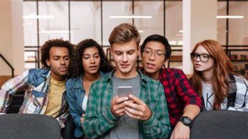 Gen. Z preferă să stea cu părinții. Sociolog: „Este important să ai această independență, dar nu cu prețul sănătății mintale”