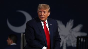 Donald Trump spune că va interzice avortul la nivel național după 15 săptămâni de sarcină, dar vor fi „excepţii” în cazuri de viol, incest şi salvarea vieţii mamei