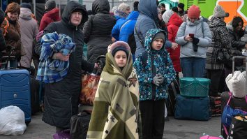 Război în Ucraina: 14 milioane de oameni au fugit din casele lor de la invazia rusă. Cu ce provocări se confruntă cei care se întorc acasă