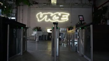 Vice Media nu mai publică pe site și taie sute de locuri de muncă. Motivele din spatele deciziei
