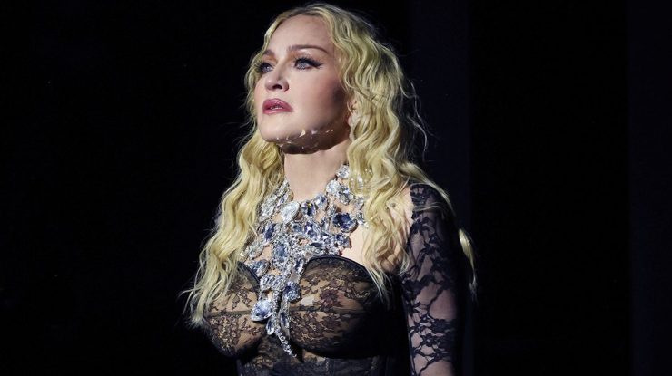 Madonna rupe tăcerea. Cântăreața a dezvăluit primul cuvânt pe care l-a rostit, după ce a stat patru zile în comă