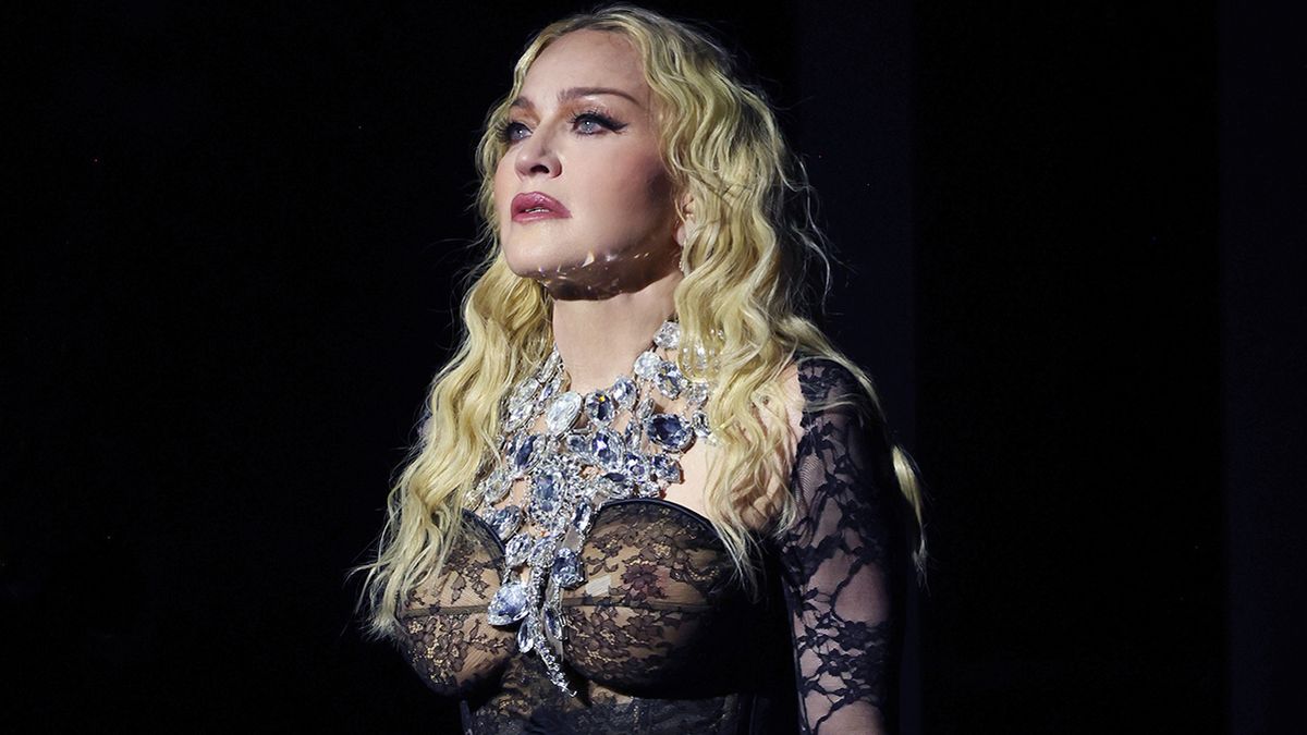 Madonna rupe tăcerea. Cântăreața a dezvăluit primul cuvânt pe care l-a rostit, după ce a stat patru zile în comă